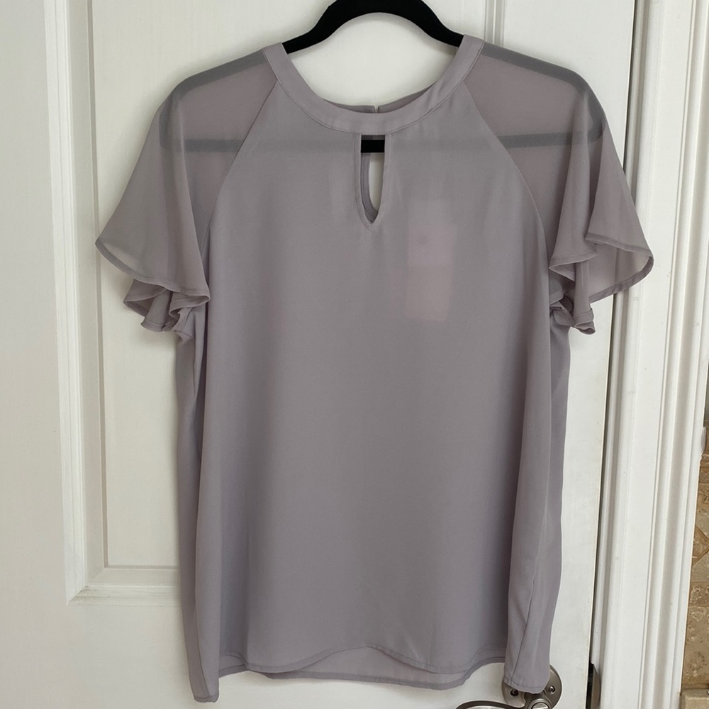 NWT Gorgeous Flowy Top - Medium